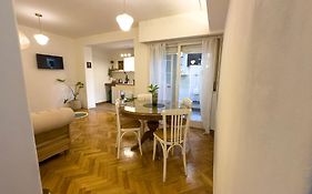 Cozy Apartment Near Palermo
